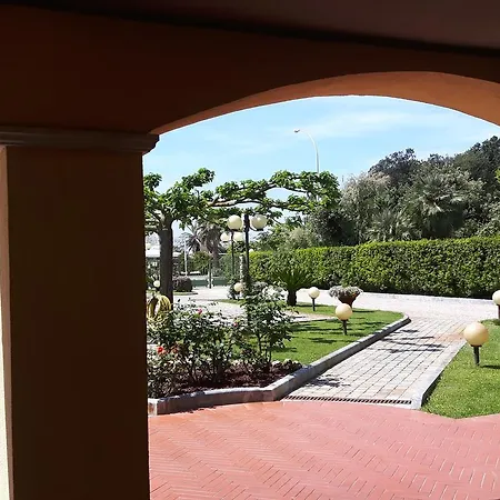 Il Corallo Lägenhetshotell Pietrasanta